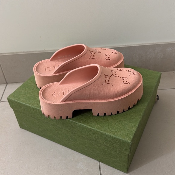 Gucci Platform Sandal With Perforated G - Picture 3 of 6